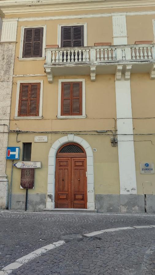 Piccolo Paradiso In Pieno Centro Кастель-ди-Сангро Экстерьер фото